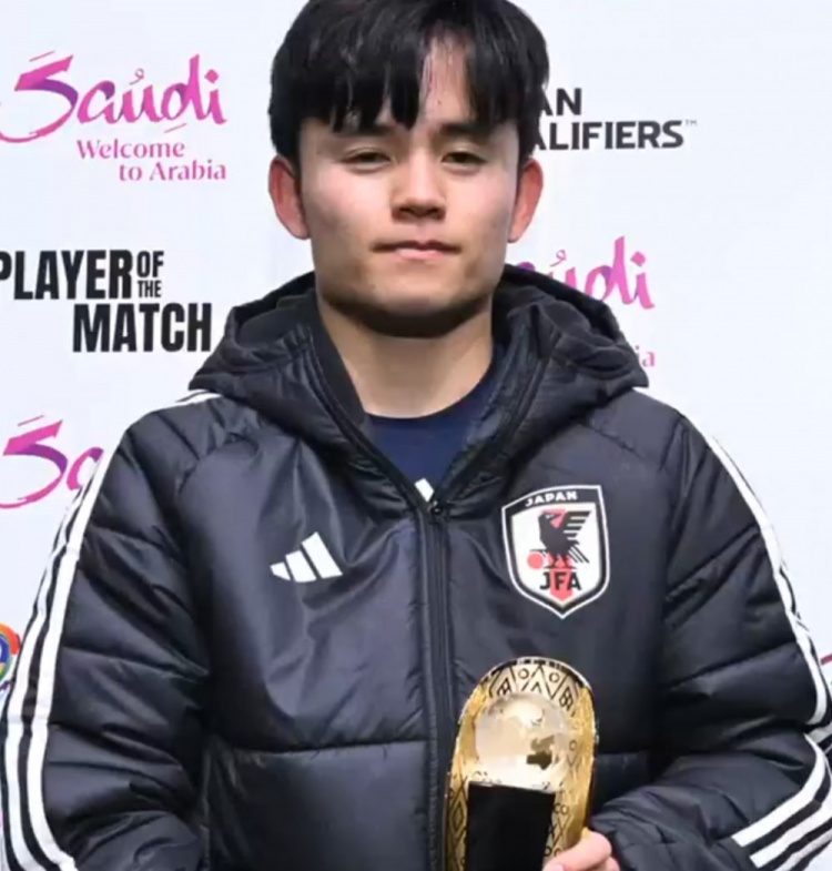 一傳一射閃耀全場!官方:久保建英當選日本2-0巴林全場最佳