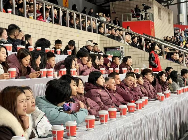 北青體育:中國女足現(xiàn)身中甲賽場,觀看重慶銅梁龍vs遼寧鐵人